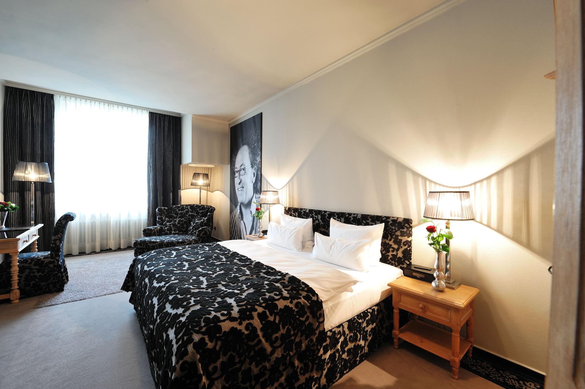 Stage 47 Hotel
