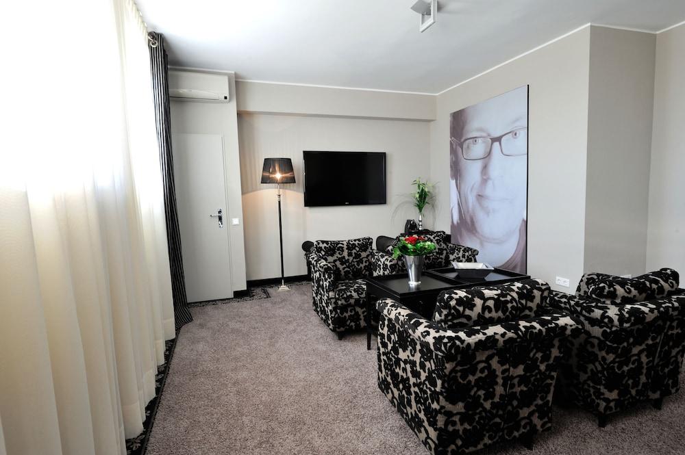 Hotel Stage 47