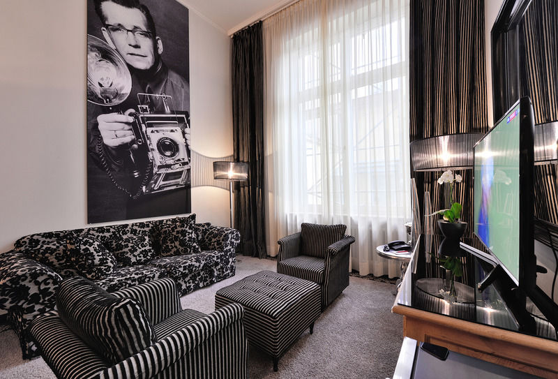 Stage 47 Hotel